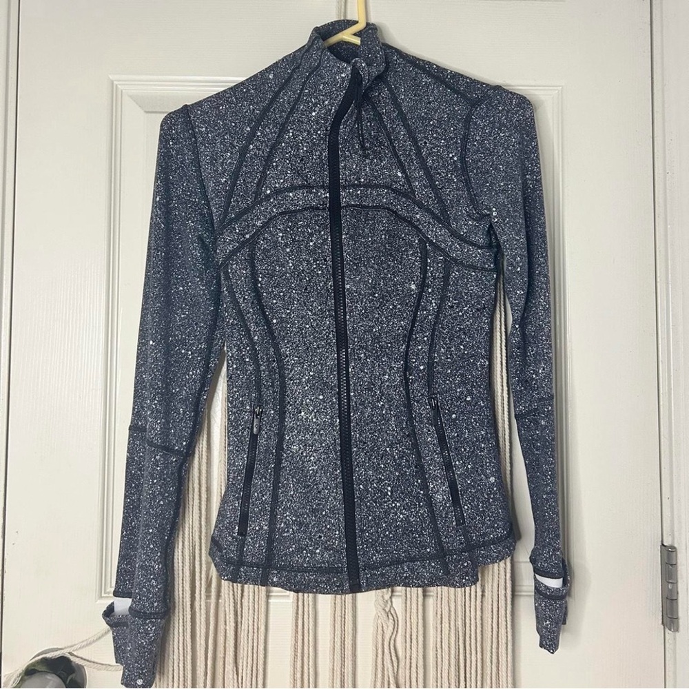 lululemon define